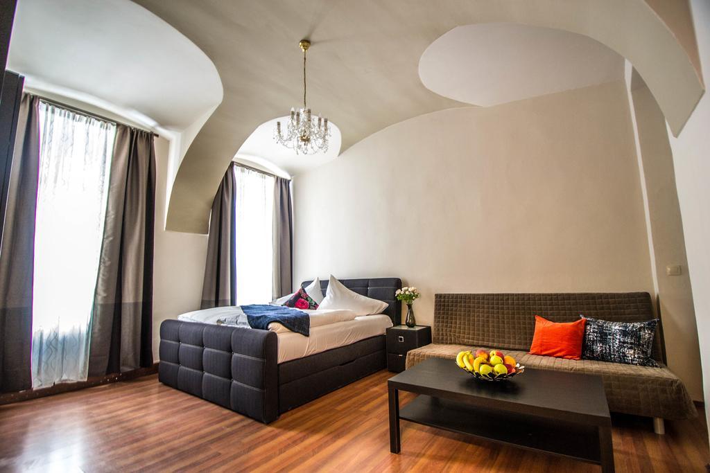 4bdr Historical Spirit By Ruterra Apartment Prague
