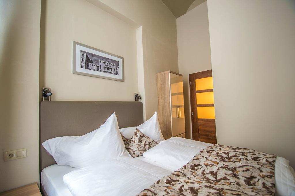 4bdr Historical Spirit By Ruterra Apartment Prag